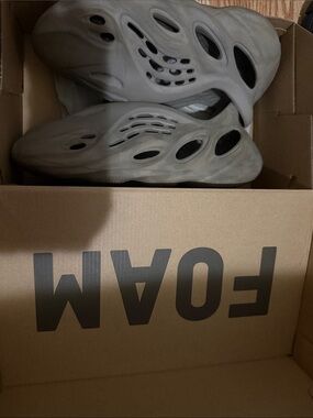 Yeezy Foam Runner
